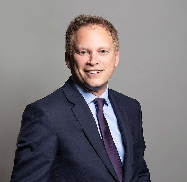 1024px-official_portrait_of_rt_hon_grant_shapps_mp.jpg
