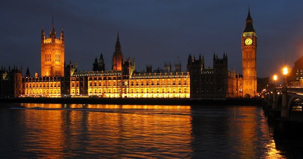 25_march_2022_palaceofwestminsteratnight.jpg
