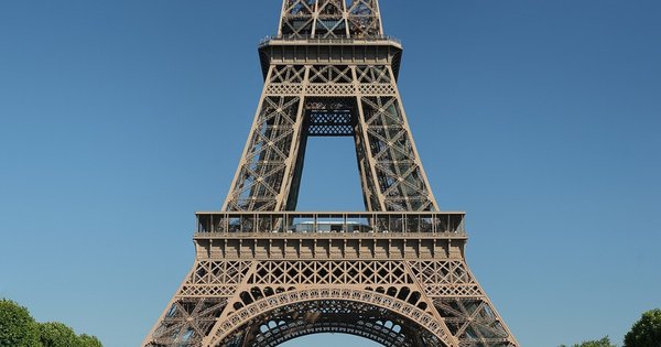 eiffel_tower_cropped.jpg