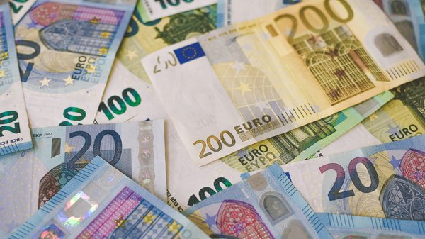 euros_image_resized.jpg