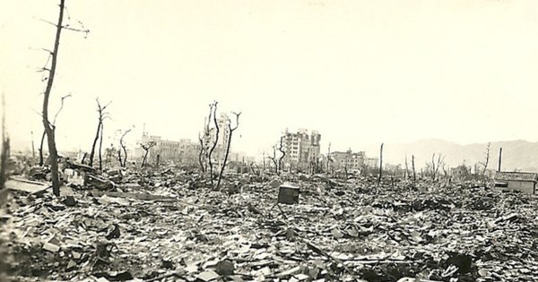 ff_hiroshima_nov_1945_ltjg_charles_e._ahl_jr..jpg