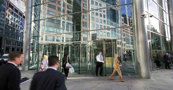 financial-services-staff-leaving.jpg