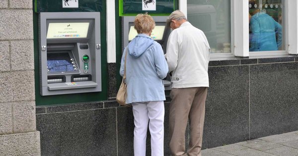 pensioners-cash-machine-19-04-2018.jpg