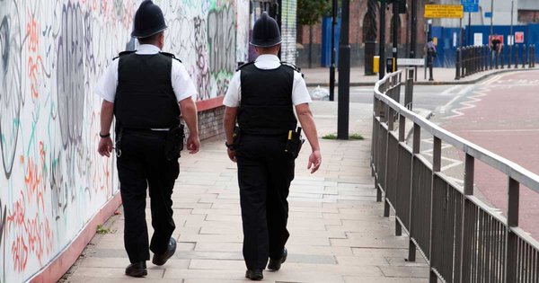 police-walking-20-04-2018.jpg