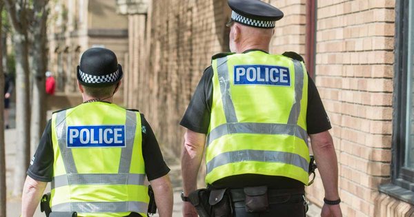 police-walking-street-31012019.jpg