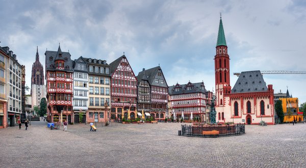 romerberg_plaza_-_frankfurt_germany_-_panoramio.jpg